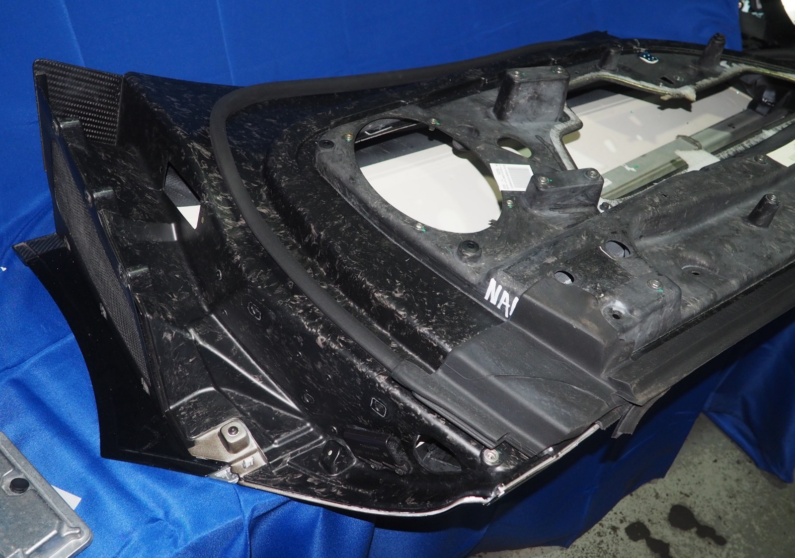 *DAMAGED* 2022-2026 Maserati MC20 MCPura Left Side Carbon Fiber Door Shell OEM