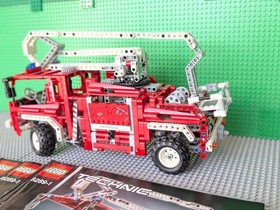 LEGO Technic 8289 Fire Truck &ndash; Complete &ndash;  With Manuals 