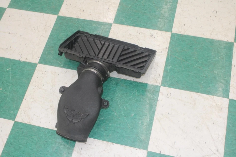 01-04 Corvette 5.7L Motor Engine Intake Air Cleaner Filter Box Housing OEM WTY Foto 2 de 4
