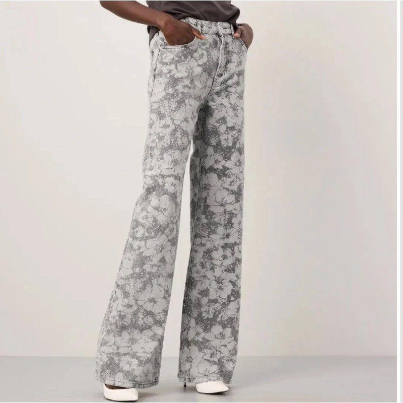 Pantalones de mezclilla Moschino gris láser flor pierna ancha TALLA 29 logotipo largo tiro alto $430 Foto 4 de 4