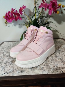 puma light pink sneakers