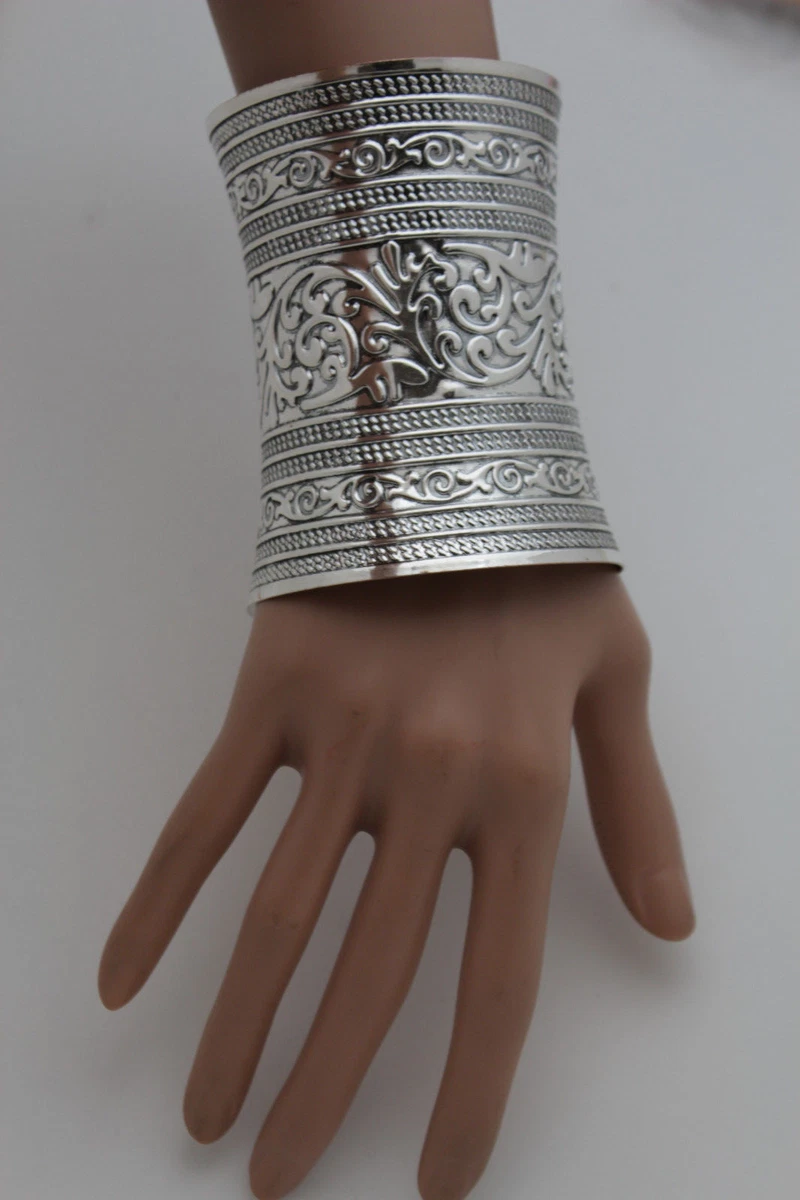 Metal shop for bracelets