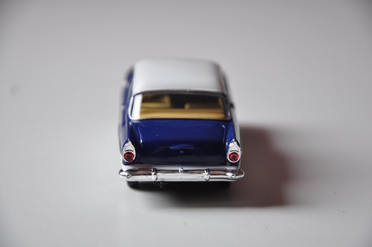 Voiture Miniature SOLIDO 1/43 - FORD TAUNUS 17 M Coupé 1957 Bleue Et Blanche - Neuve