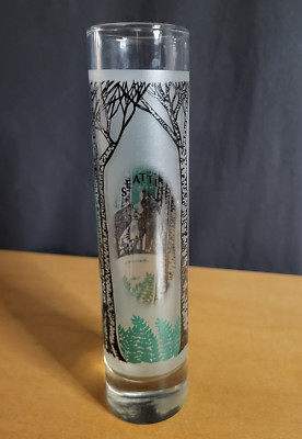 Seattle souvenir highball glass with forest and howling wolf pack