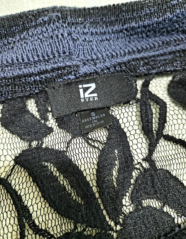 Blusa Suéter IZ Byer Y2k Junior Pequeña Rayas Ajustada Manga Corta Capas Foto 3 de 3