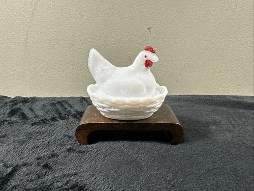 Vintage Westmoreland White Milk Glass Hen On Nest Candy Dish 3.5”