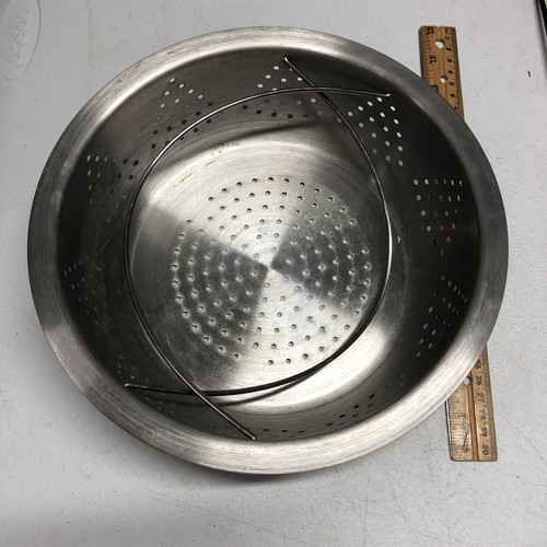 STAINLESS STEEL ROUND STEAMING BASKET TO INSERT IN THE STEAMING POT 9" - 9.25"