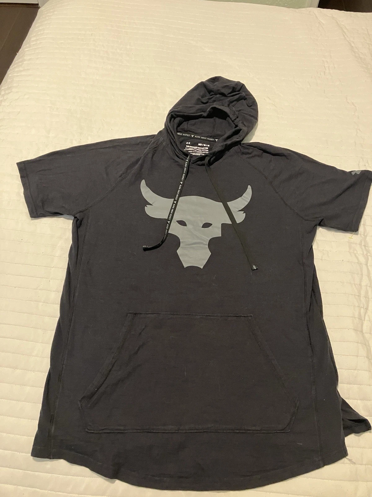 Under Armour Hoodie Mens Medium Black Project Rock Gym Bull Charged Hooded Tee
