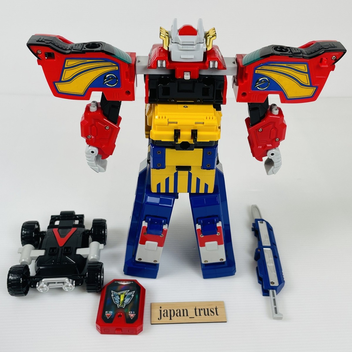 DX Megazord Power Rangers RPM Super Sentai Go-Onger Engine