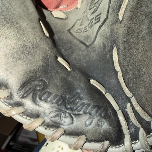 Rawlings R9 Catchers Mitt - Thumbnail 3