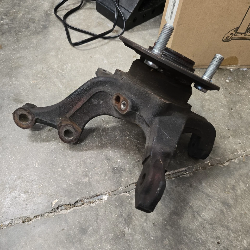 Conjunto de nudillo husillo de pasajero delantero derecho Honda Fit 2007-2008 OEM. Foto 2 de 3