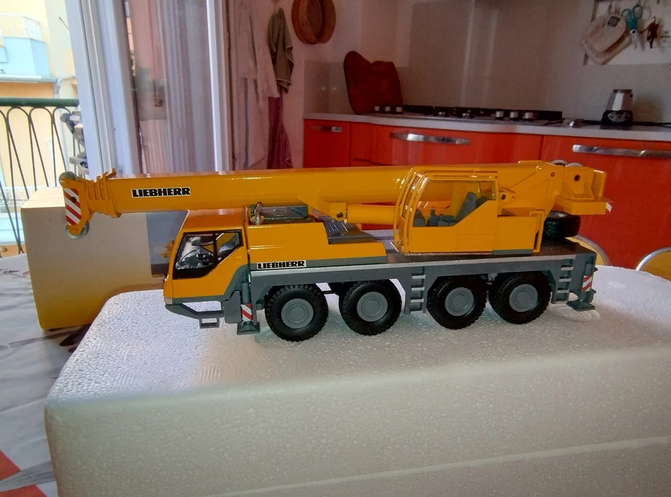 Liebherr 1060/2 Conrad 1:50 (no wsi o nzg) - Immagine 4 di 4