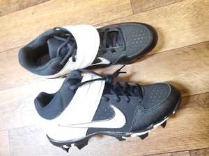 nike alpha huarache varsity mid keystone