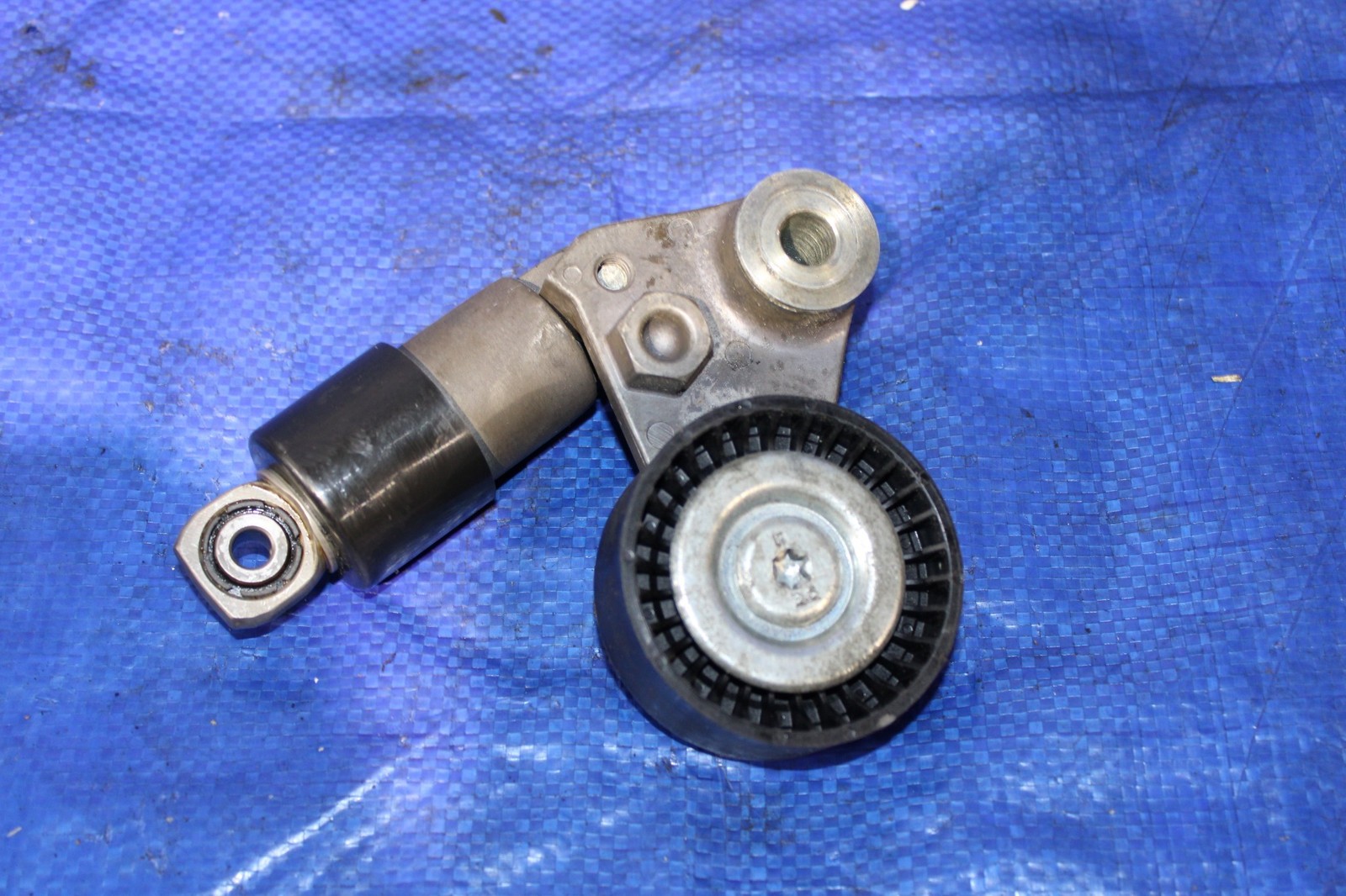 Hyundai Santa Fe 2008-2009 3.3L V6 OEM Timing Belt Tensioner Assembly
