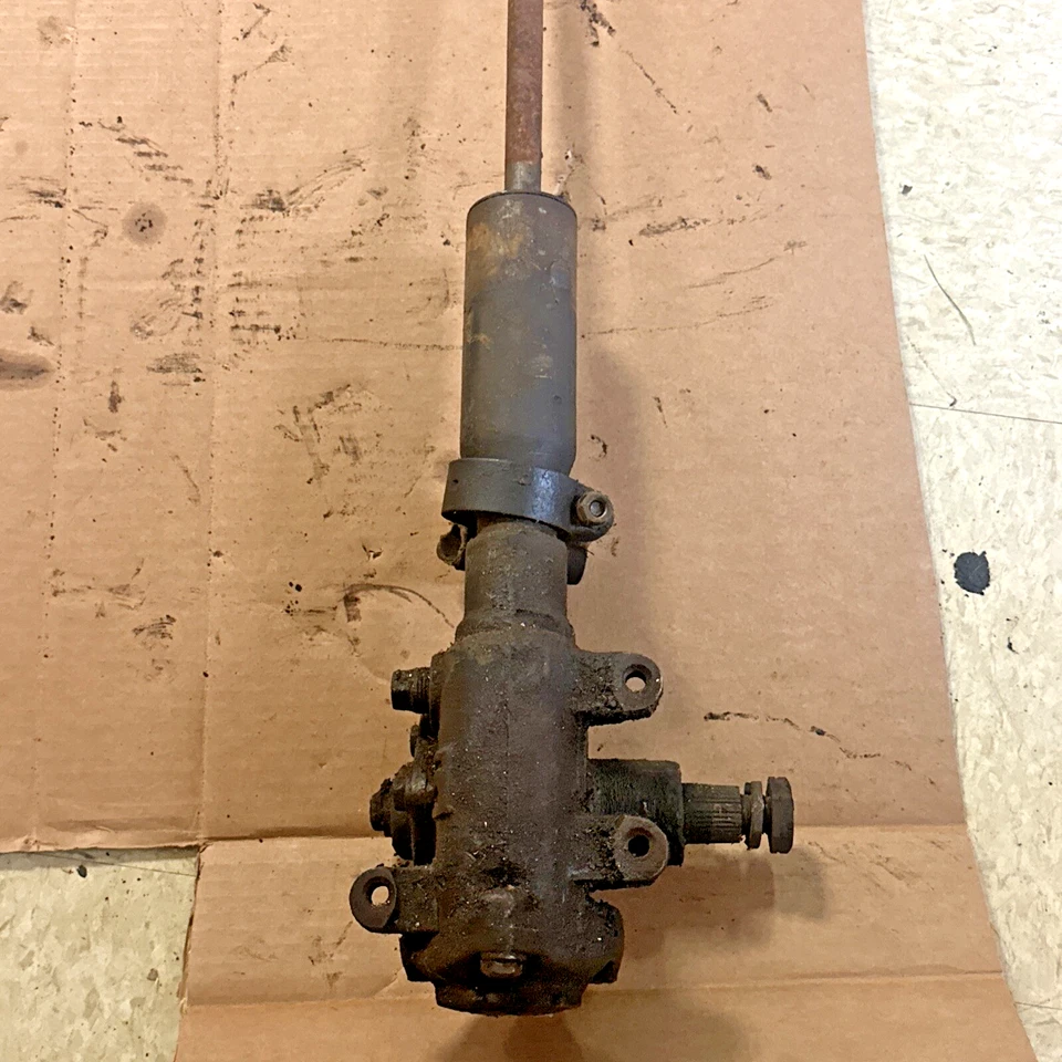 Caja de cambios de dirección manual OEM GM con columna 5668449 1957-58 Oldsmobile 88/98 (GB2) Foto 2 de 4