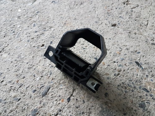 BMW X1 E84 3er E90 E91 E92 E93 LCI Halter Kühler unten 7591647