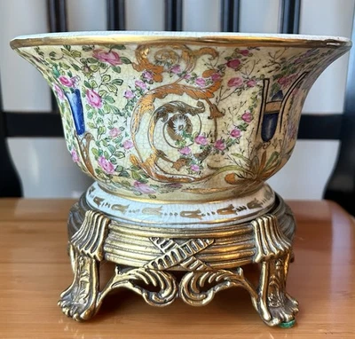 VTG JUWC 1897 United Wilson Hand Painted Porcelain & Bronze Metal Gold Gilt Bowl - Image 1 of 4