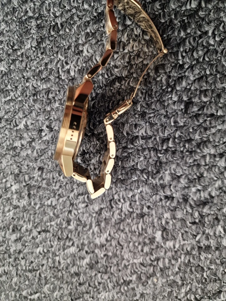 Reloj Inteligente Michael Kors Modelo Dorado DW4C Foto 4 de 4