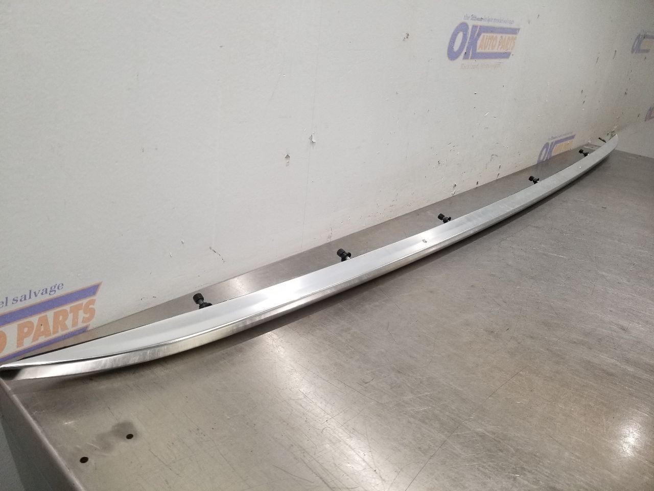 Bentley Bentayga LEFT Roof rail P/N 36A860021