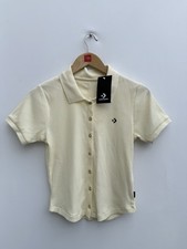 Converse Slim Fit geripptes Poloshirt mit Knopfleiste creme Baumwollmischung Damen Small