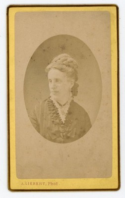 CDV FOTO, eine Frau mit drei Vierteln Halskette um den Hals von Liébert in Paris