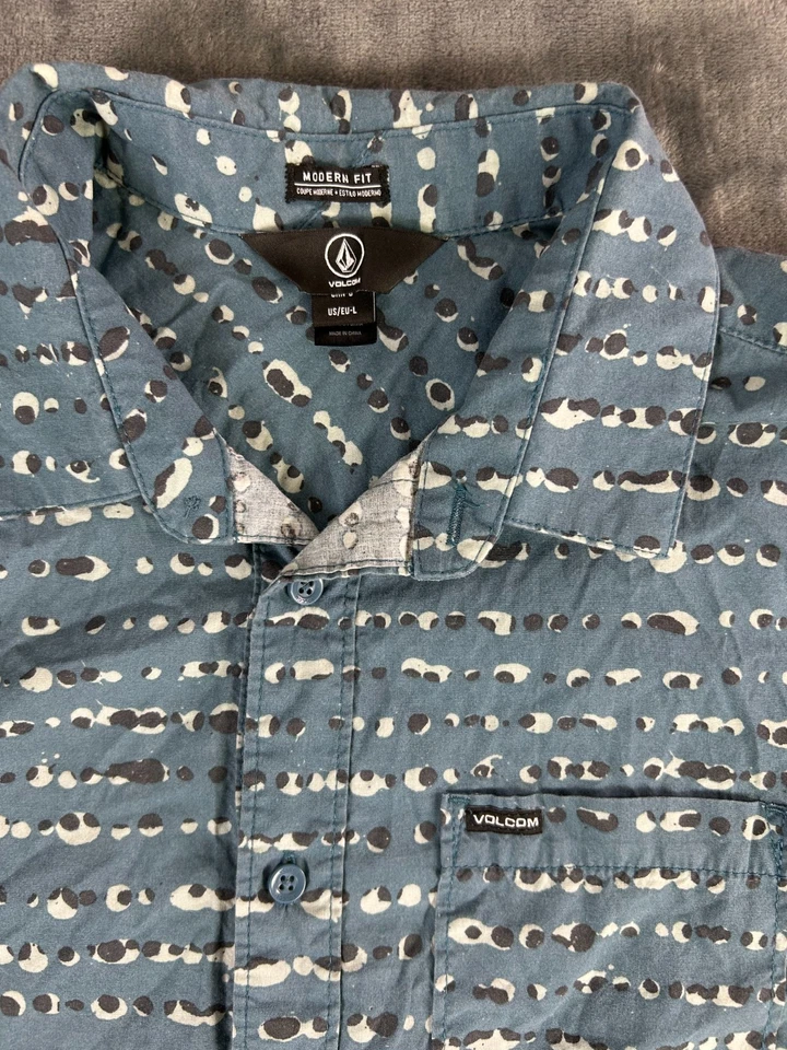 Volcom Shirt Large Blue Striped Modern Fit Button Up Short Sleeve Casual Mens - Image 2 of 4