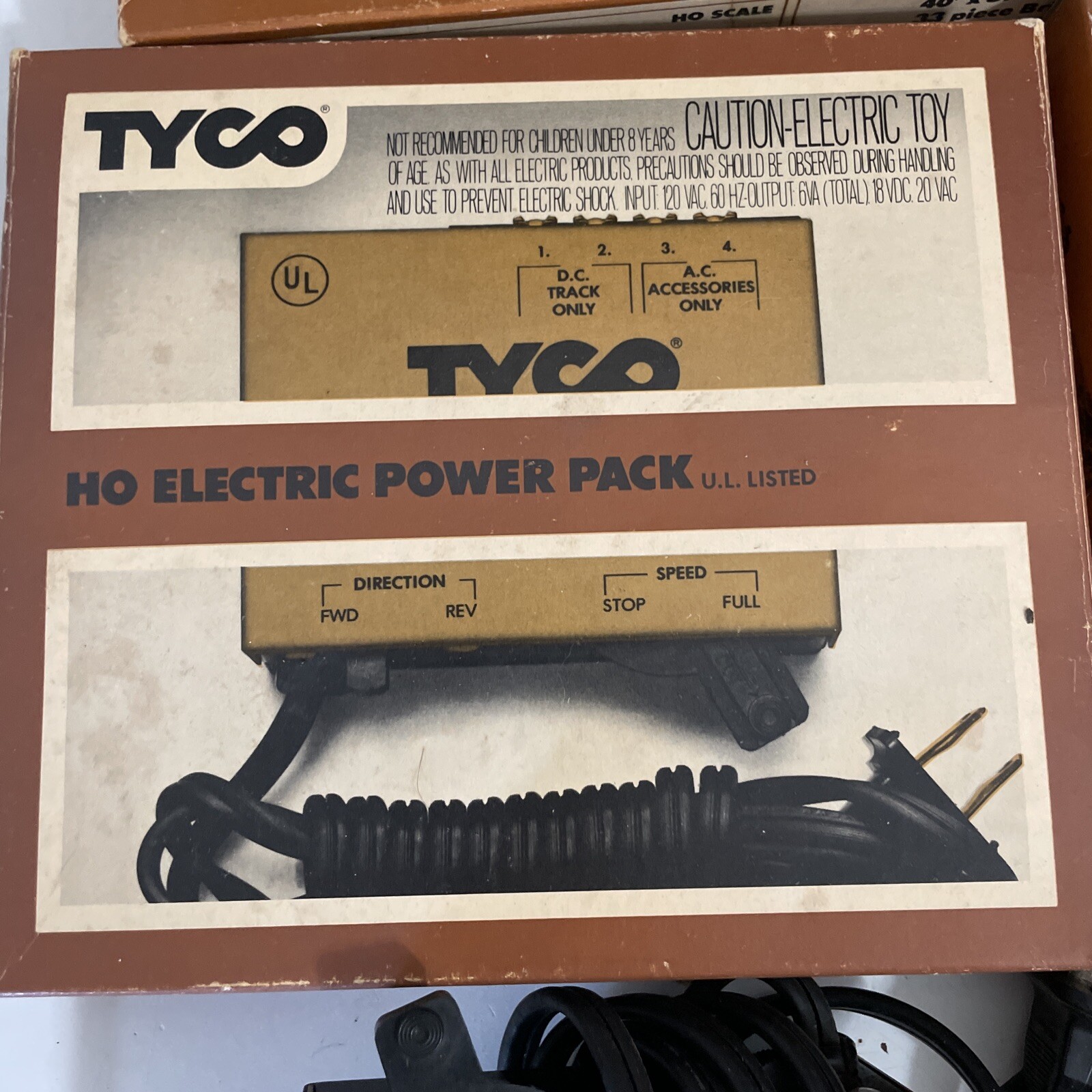 HUGE Lot of Vintage TYCO Train Set w/ Tracks, Engines, Caboose, Power