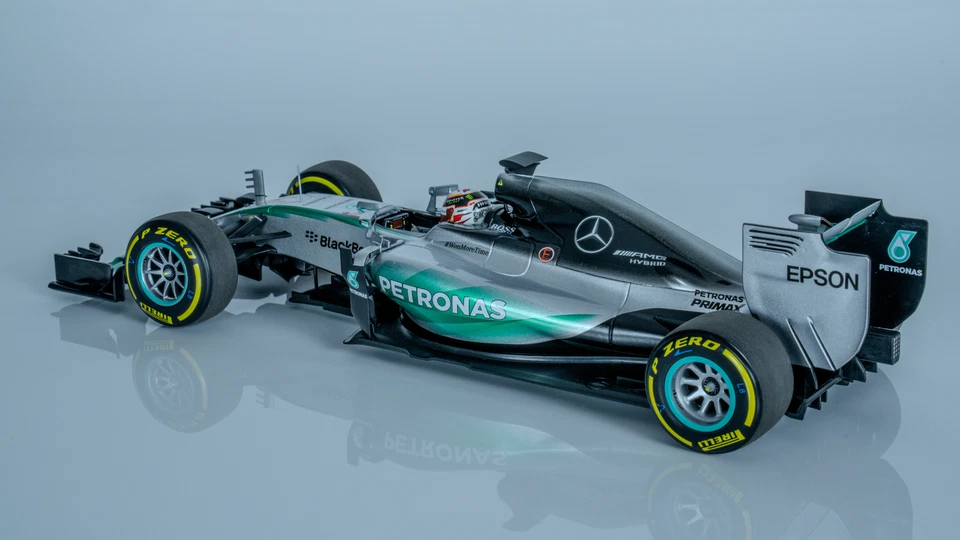 Minichamps - Mercedes-AMG Petronas F1 W06 1:18 - #44 Lewis Hamilton - 2015 Wo... Foto 3 de 4