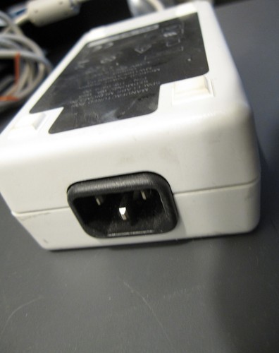 Spacelabs Alimentatore Medico 18V/5.0A #119-0479-00 / MW116KA1800F03 - Foto 4 di 5