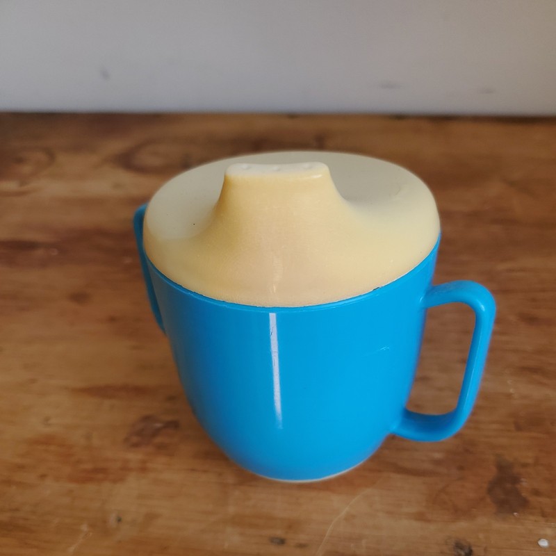 Vintage Trainer Cup Tommy Tippee Made in Hong Kong Blue Weighted Bottom Lid MCM