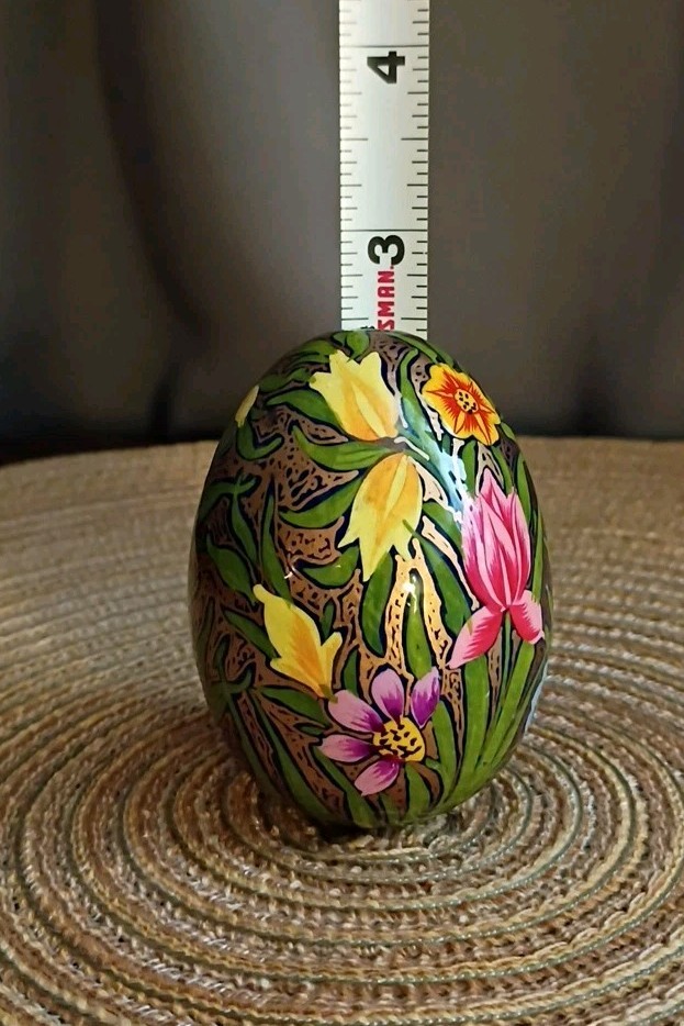 Stunning Vintage Hand Painted Gold Floral Lacquered Bohemian Egg 