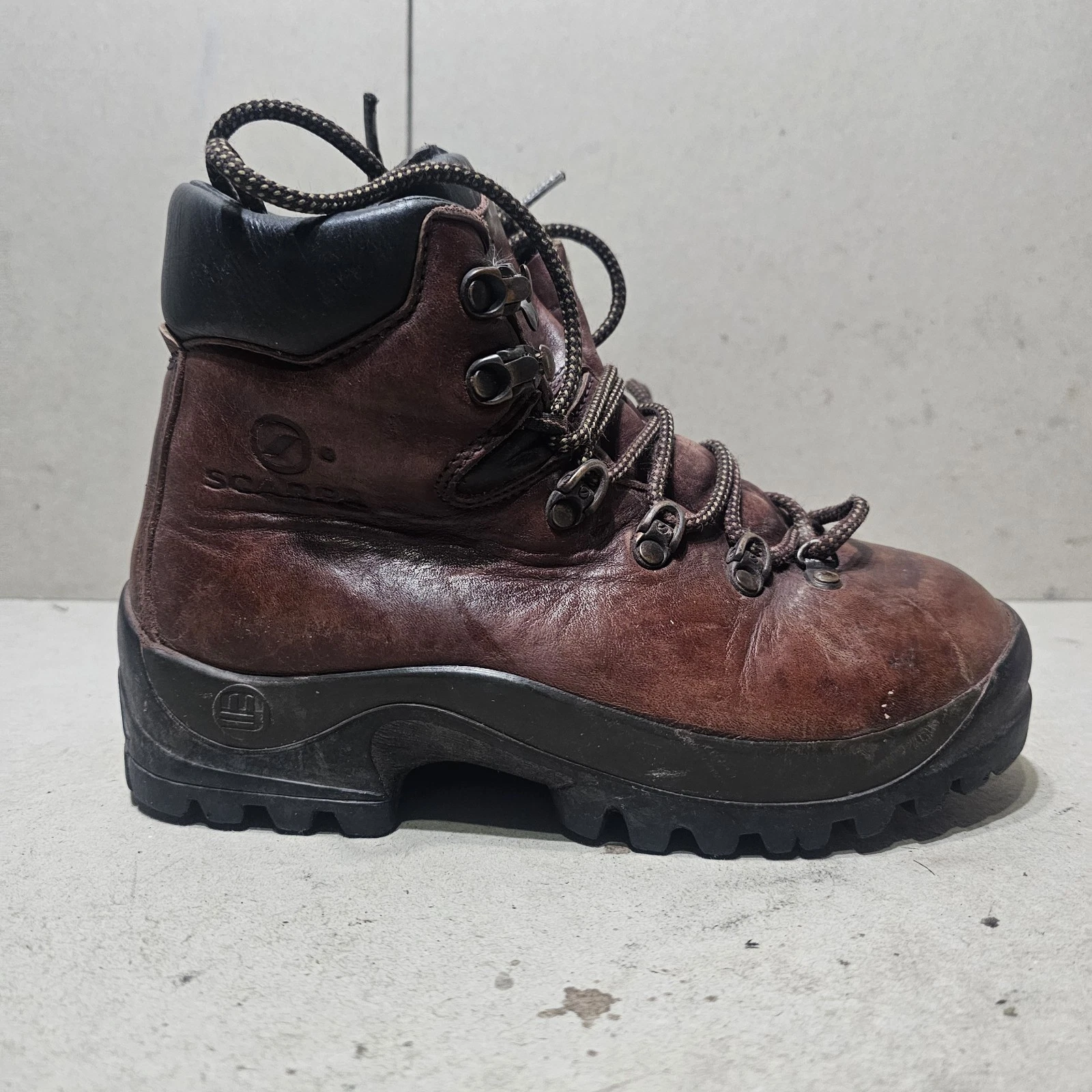SCARPA WOMEN'S LEATHER HIKING CAMPING BOOTS BROWN UK4 EU37
Opens in a new window or tab