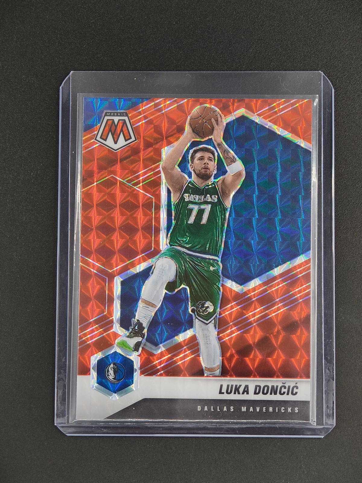 Luka Doncic 2020-21 Panini Mosaic Basketball Red Mosaic #47 Mavericks [3hk