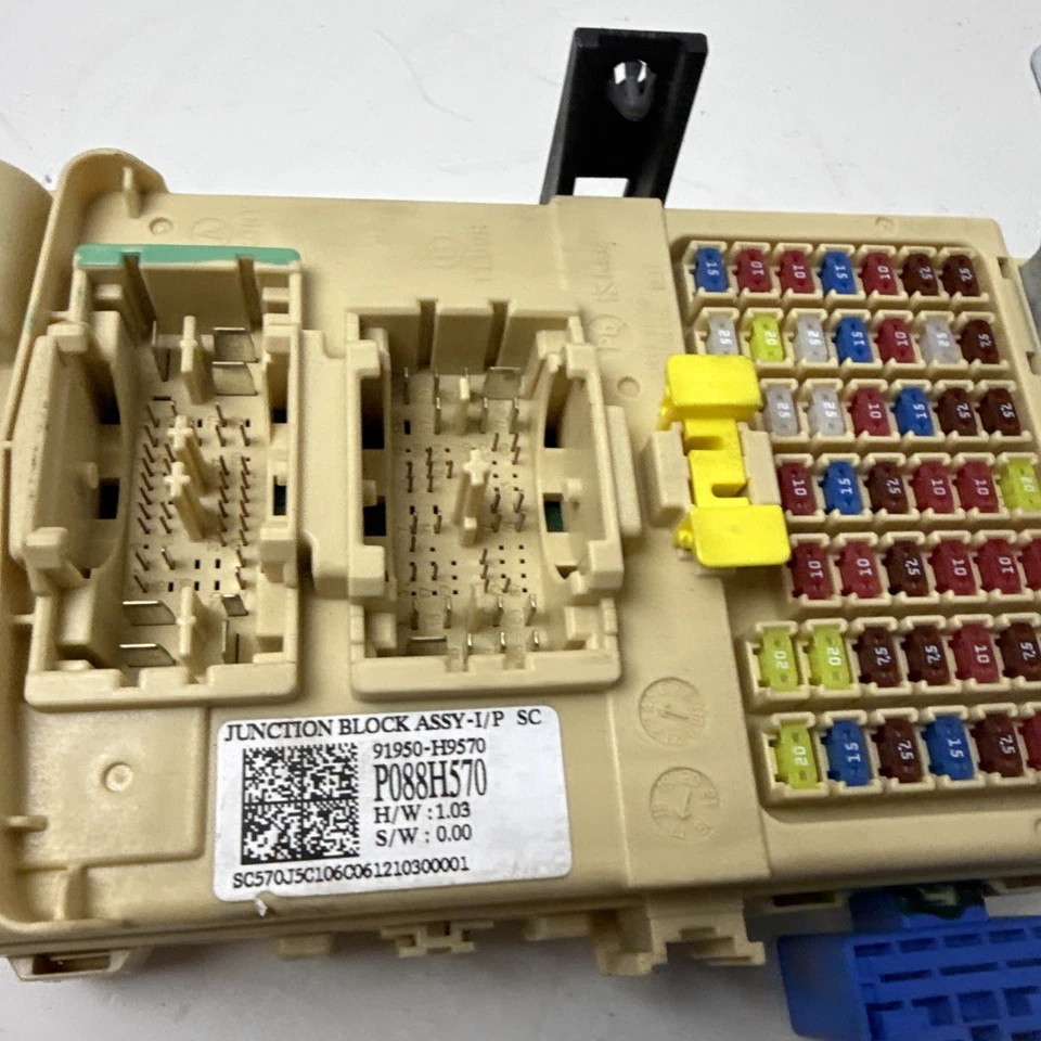 2017 KIA RIO CABIN JUNCTION FUSE BOX 91950-H9570 OEM - Изображение 2 из 4