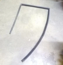 Rear Right Inside Door Window Seal | Fits 2007-2017 Ford Expedition