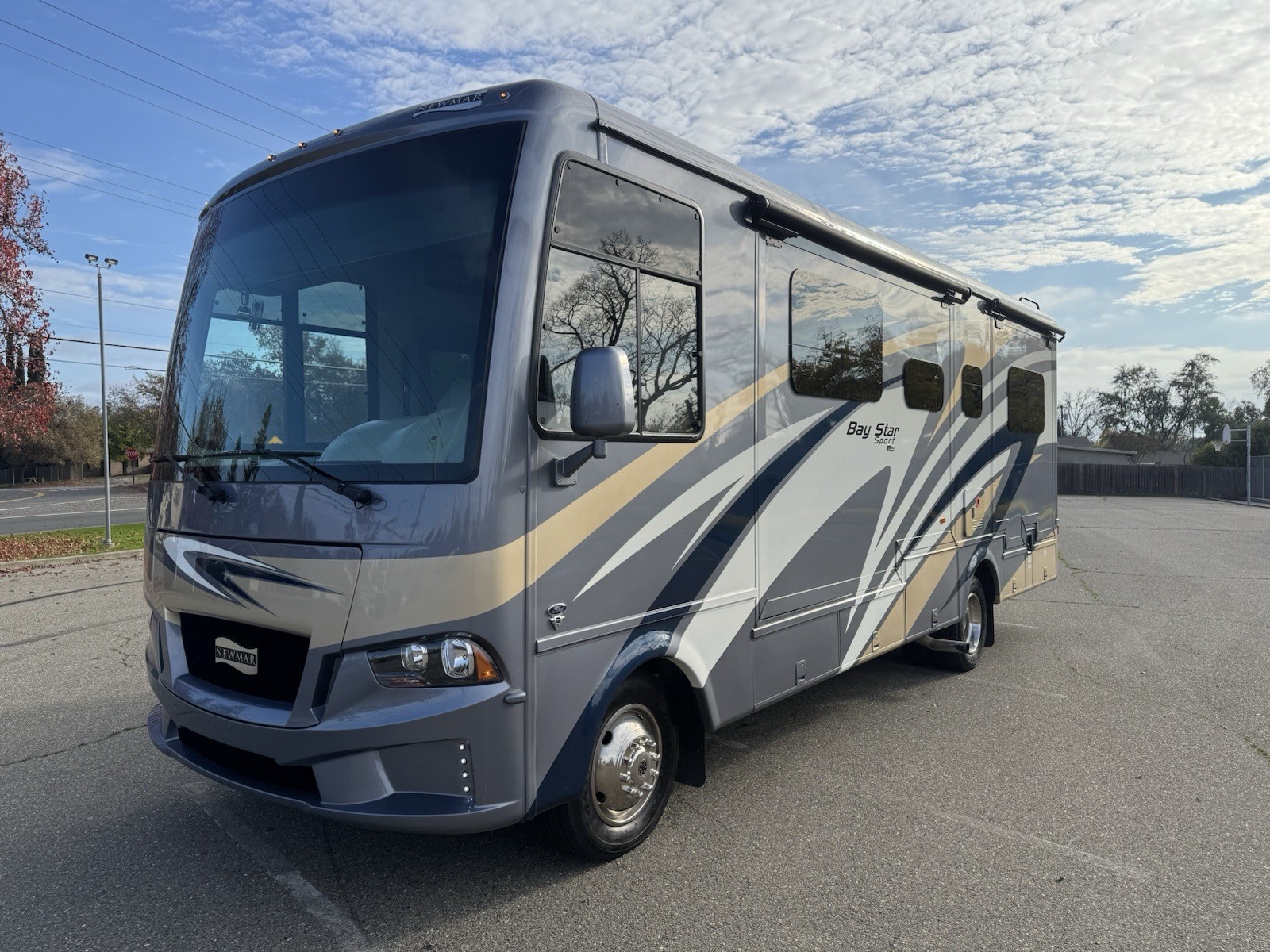 2021 Newmar Bay Star Sport 2813 – Class A Gas Motorhome (29 ft)
