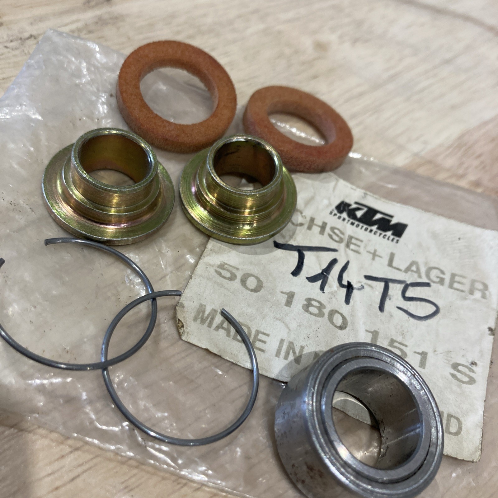 Entretoise amortisseur KTM 50180151S pour supprimer le jeu de suspension arrière EXC 300