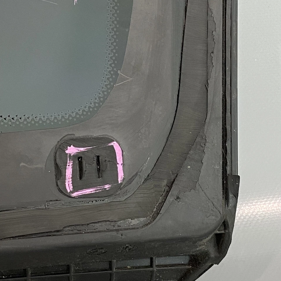 MERCEDES BENZ S600 MAYBACH QUARTER GLASS LEFT REAR 2014 15 16 17 18 19 2020 OEM - Image 3 of 4