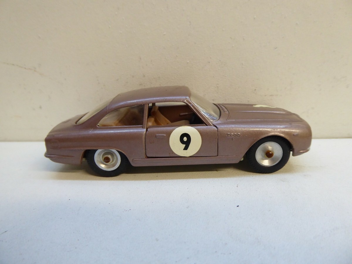 Solido - Alfa Romeo 2600, Marron , très bel état , Vente aux enchères : Jouets - Trains Solido - Alfa Romeo 2600, Marron , très bel état , Vente aux enchères : Jouets - Trains