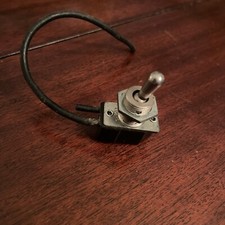 CUTLER HAMMER TOGGLE SWITCH  USED  side Connection