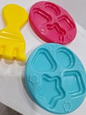 LEAP FROG SHAPES AND SHARING PICNIC BASKETS REPLACEMENT PLATES AND FORK LOT OF 3