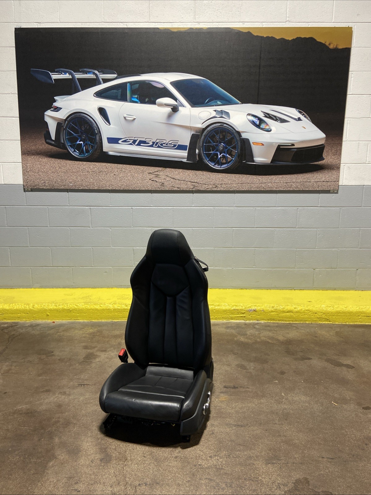 Audi R8 2016-2024 Front Right Seat Black