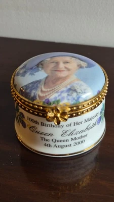 Queen Elizabeth the Queen Mother 100th birthday Commemorative trinket box - Image 1 of 4