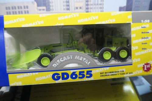 FIRST GEAR 1/50 SCALE 50-3083 KOMATSU GD655 AIRPORT MUNICIPAL SERV MOTORGRADER ! - Picture 5 of 20