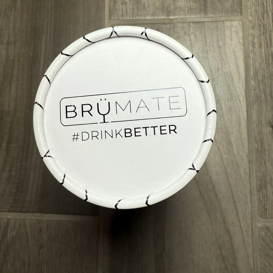 BrüMate Hopsulator Duo 12oz Red Velvet lata refrigerador/copo com tampa BevLock - Imagem 3 de 4