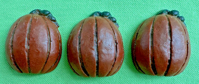 RESIN PUMPKINS:NWOT SET OF THREE 