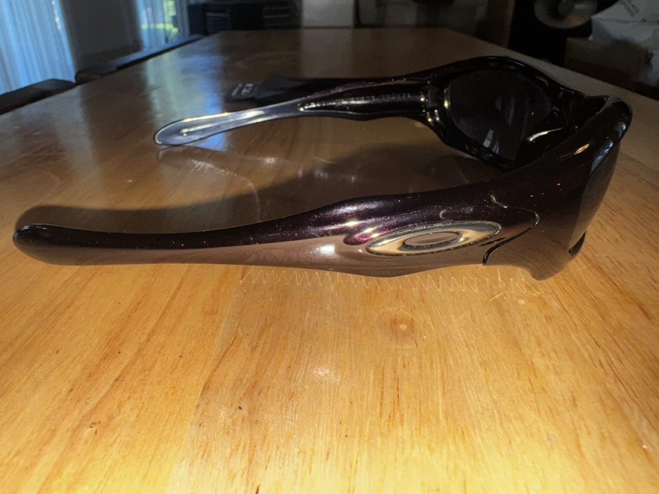 Brillo rojo vino Oakley Monster Dog hecho en EE. UU. Foto 2 de 4