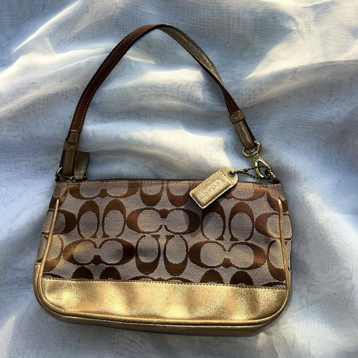 COACH ゴールド (2点) Coach Vintage Signature Logo Metallic Gold Demi Baguette Purse