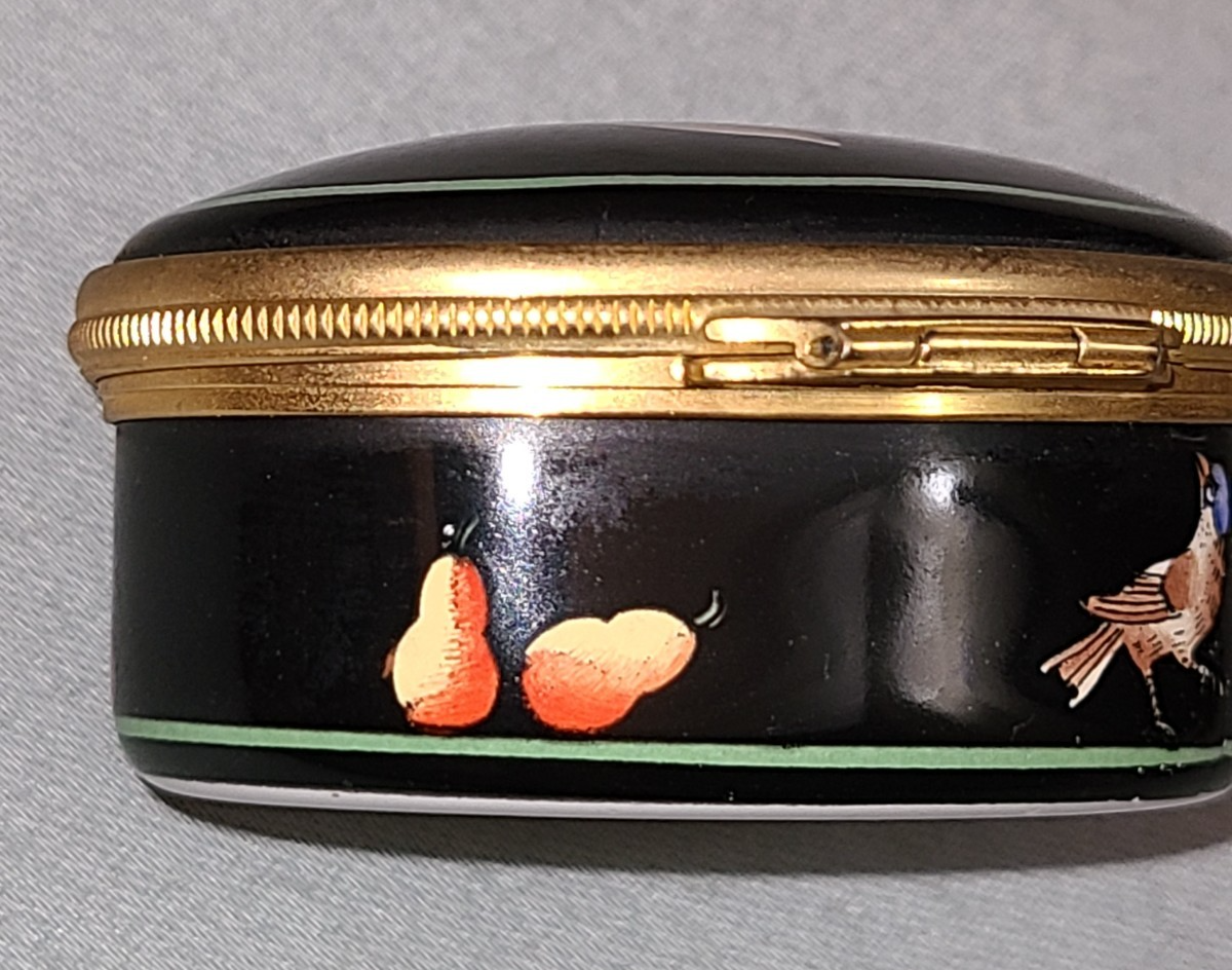 Halcyon Days Enamels oval trinket box by Tiffany & Co, black w