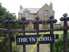 Photo 6x4 Thie Yn Schoill, Derby Road, Peel Peel/SC2484 Translation from c2016